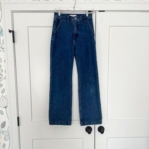 Abercrombie & Fitch 90s High Rise Relaxed Jean- Size 25 Short